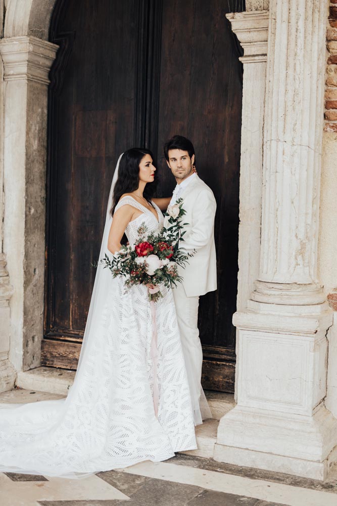 bride and groom in venice
