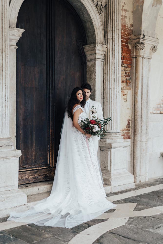 bride and groom in venice